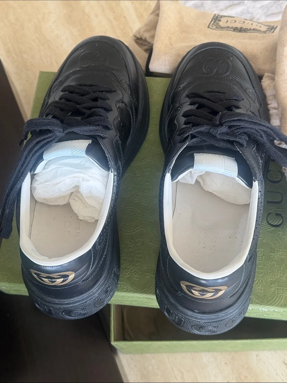 GUCCI 669582 1XL10 Black GG Emboss Leather Men's Sneakers